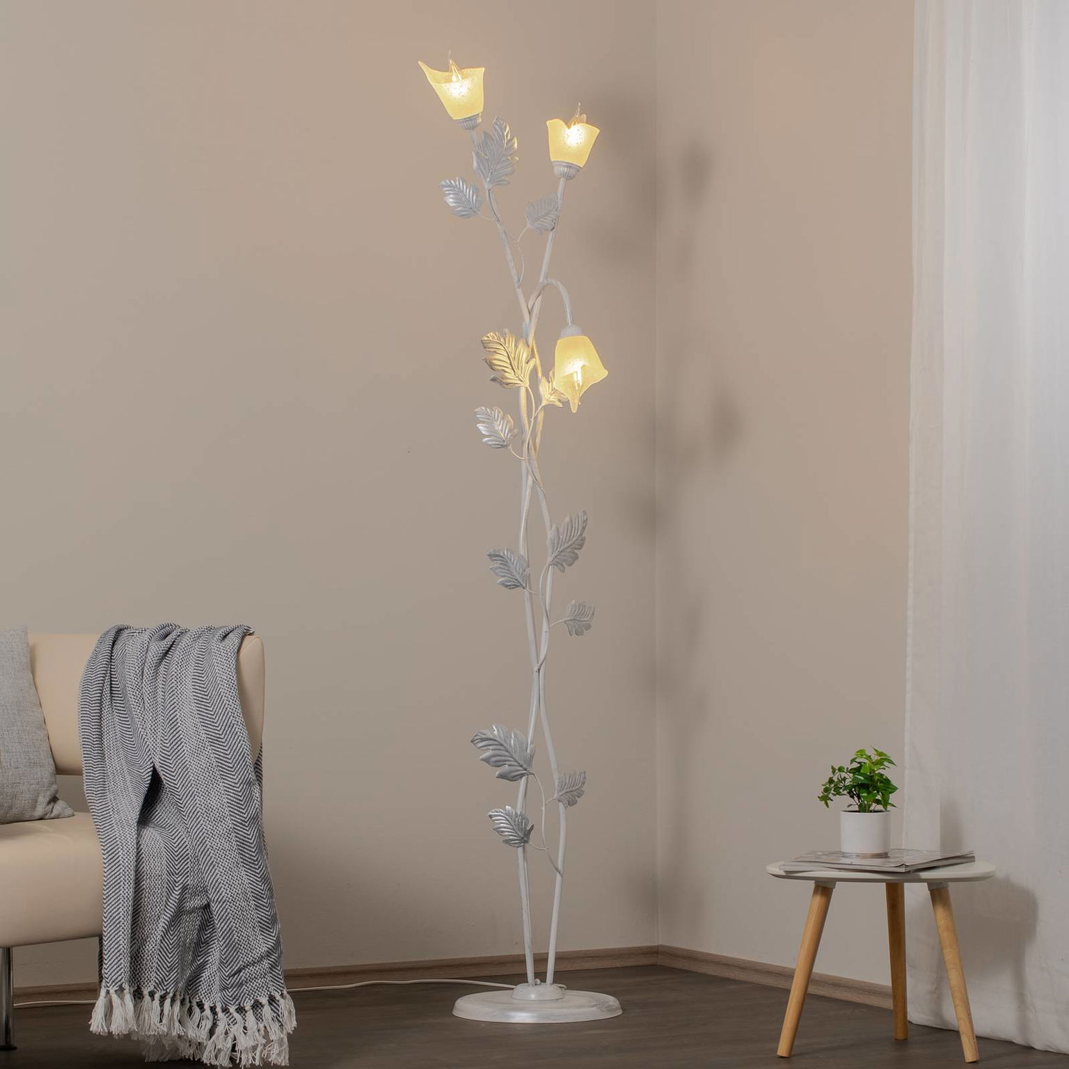 Stojacia lampa Marilena vo florentskom štýle 3-pl