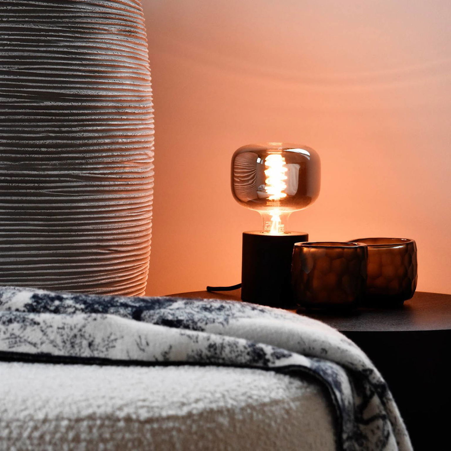 Stolná lampa Calex v tvare valca, čierna – obrázok 2