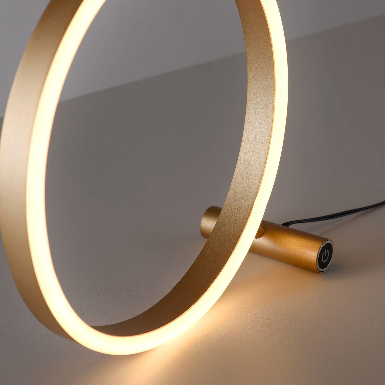 Stolná lampa LED Ritus, matná mosadz – obrázok 4