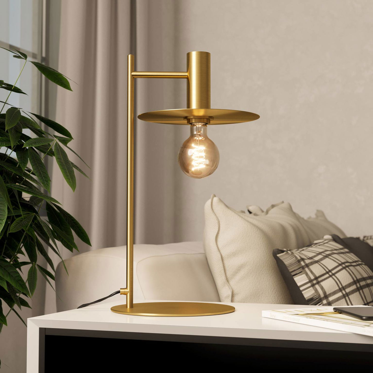Stolová lampa Escandell v mosadznej brúsená
