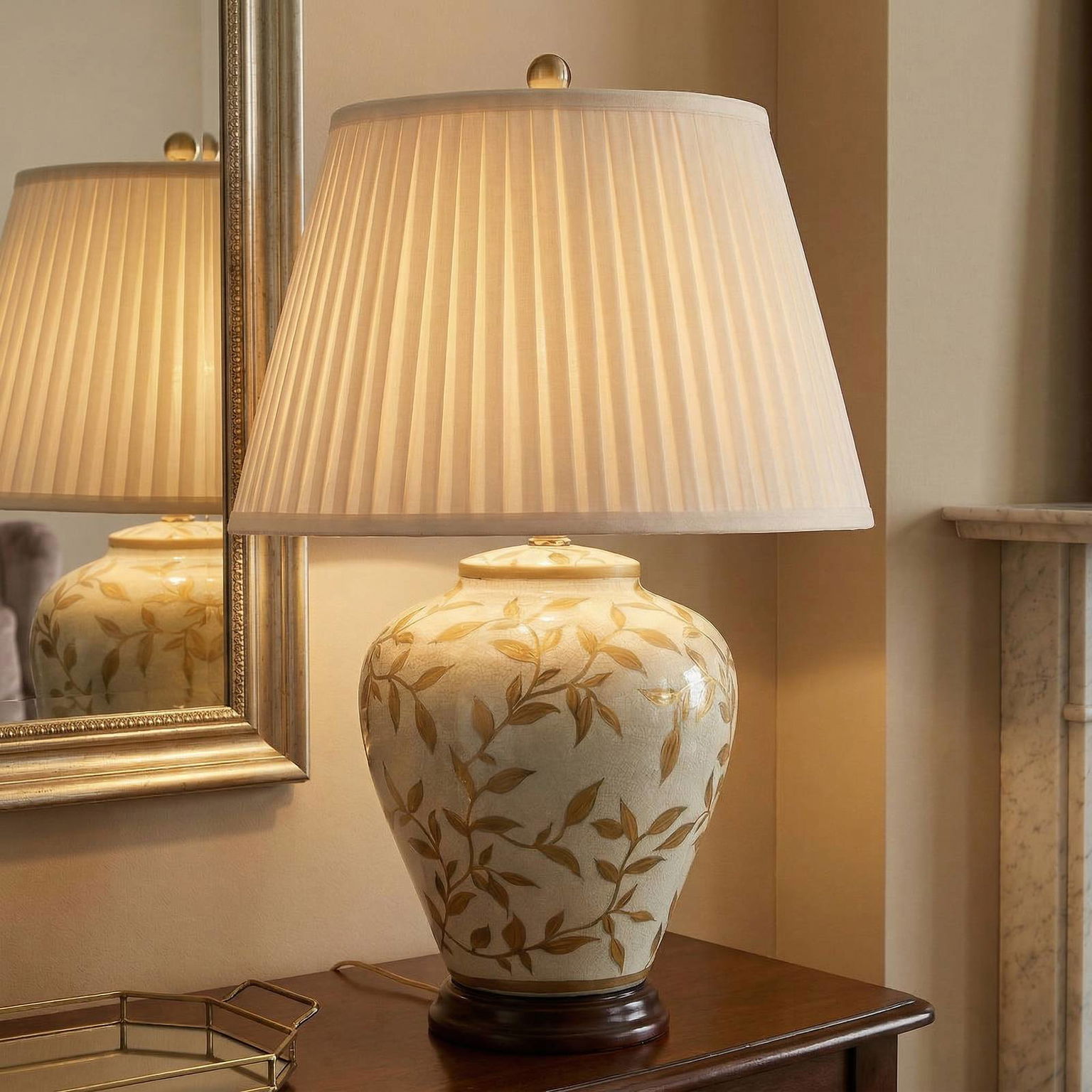 Stolová lampa Leaves s porcelánovým podstavcom
