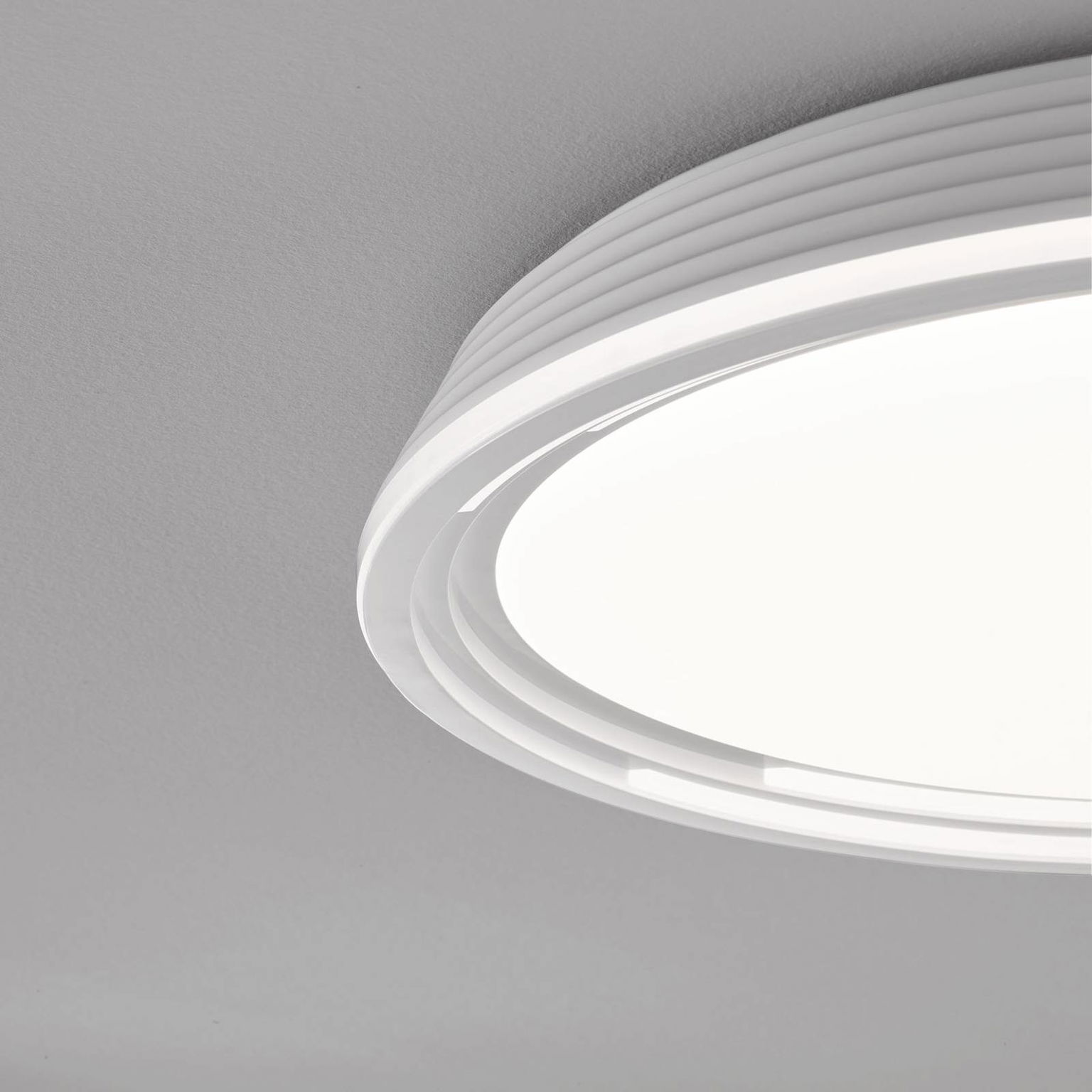 Stropné LED svietidlo Dua, stmievateľné, Ø 43 cm – obrázok 2