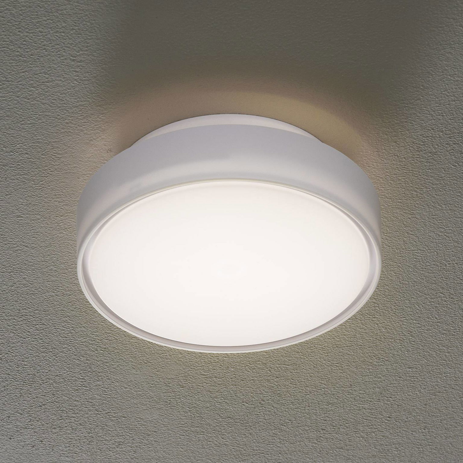 Stropné LED svietidlo Hatton IP65 25 cm