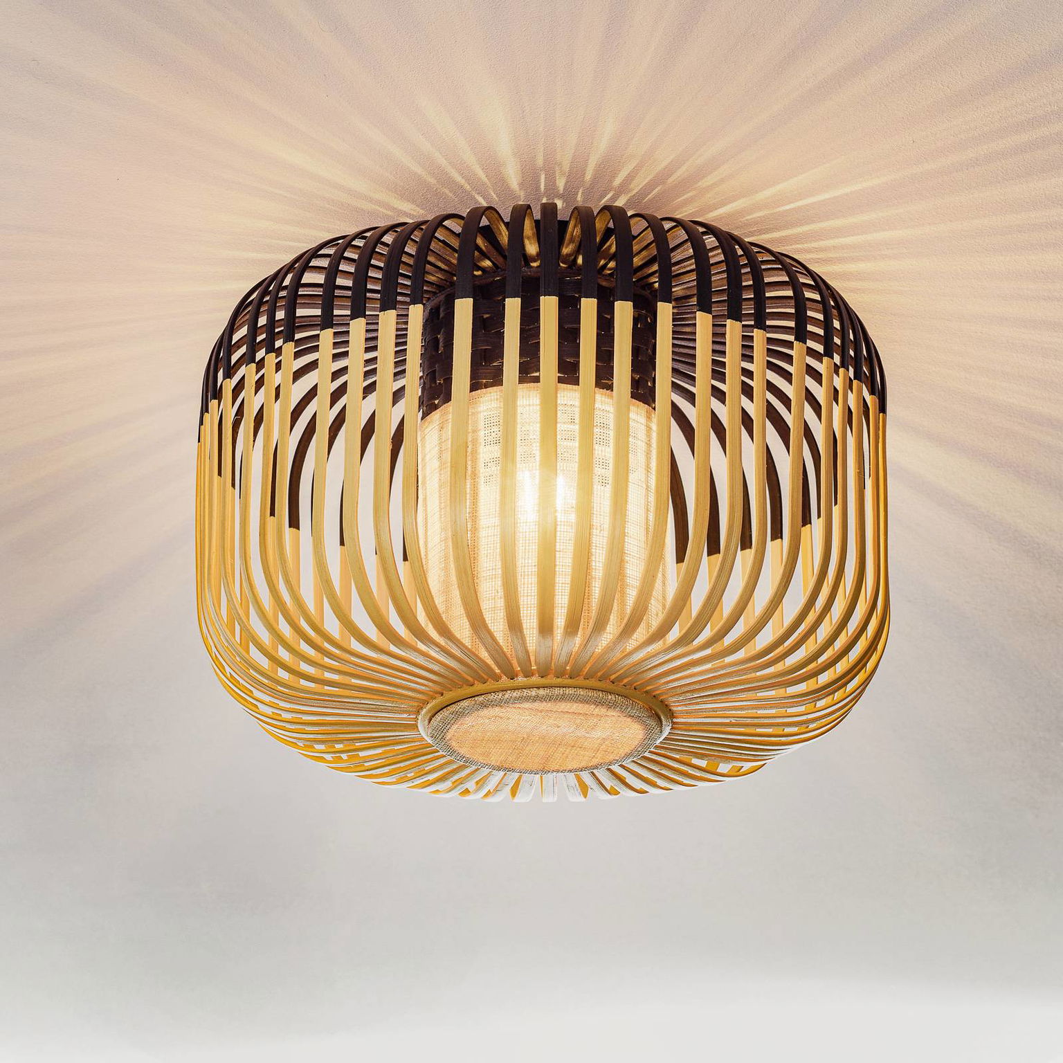 Stropné svietidlo Forestier Bamboo Light S, Ø 35 cm, čierne