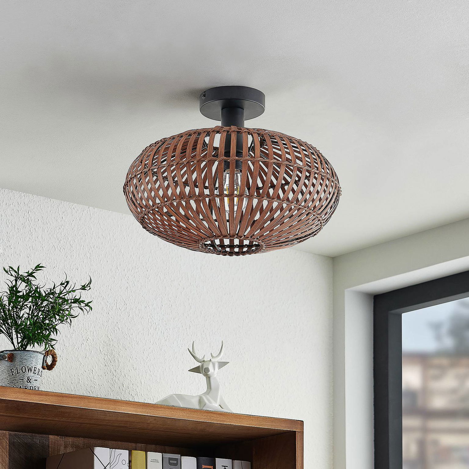 Stropné svietidlo Lindby Majeora, Ø 40 cm, hnedá farba, bambus – obrázok 3