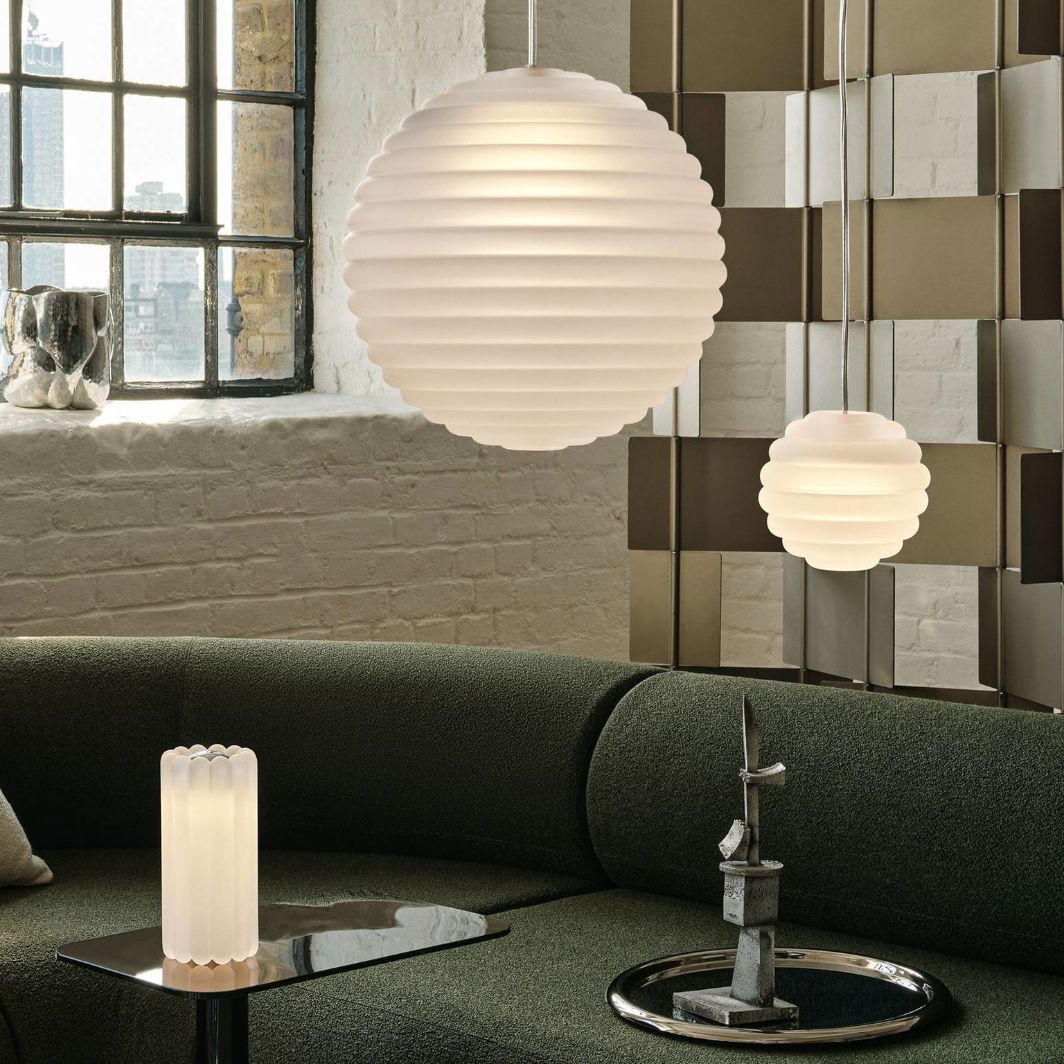Tom Dixon LED závesné svietidlo Press Sphere Mini matná Ø 15 cm – obrázok 3