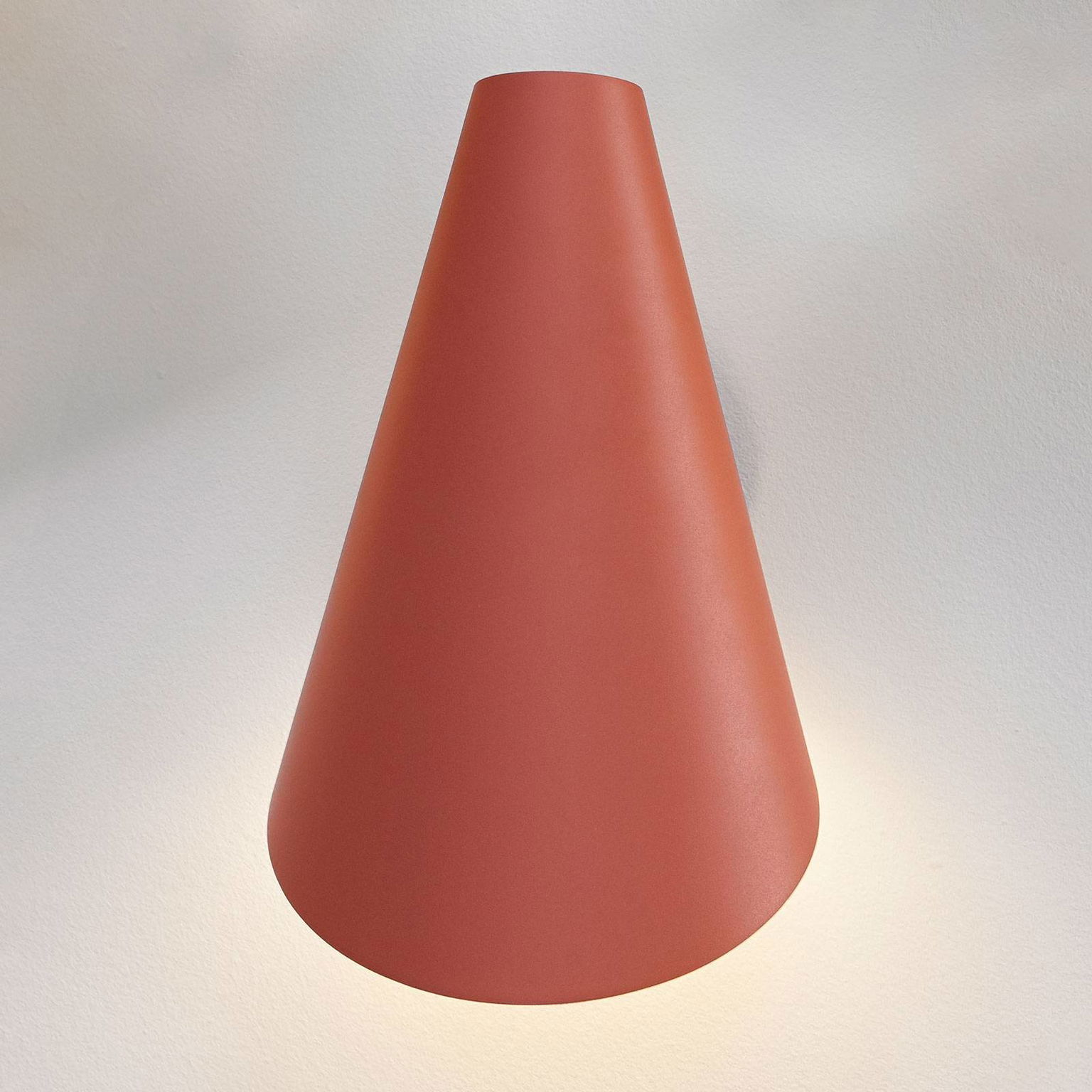 Vibia I.Cono 0720 Nástenné svetlo, 28 cm, červeno-hnedé