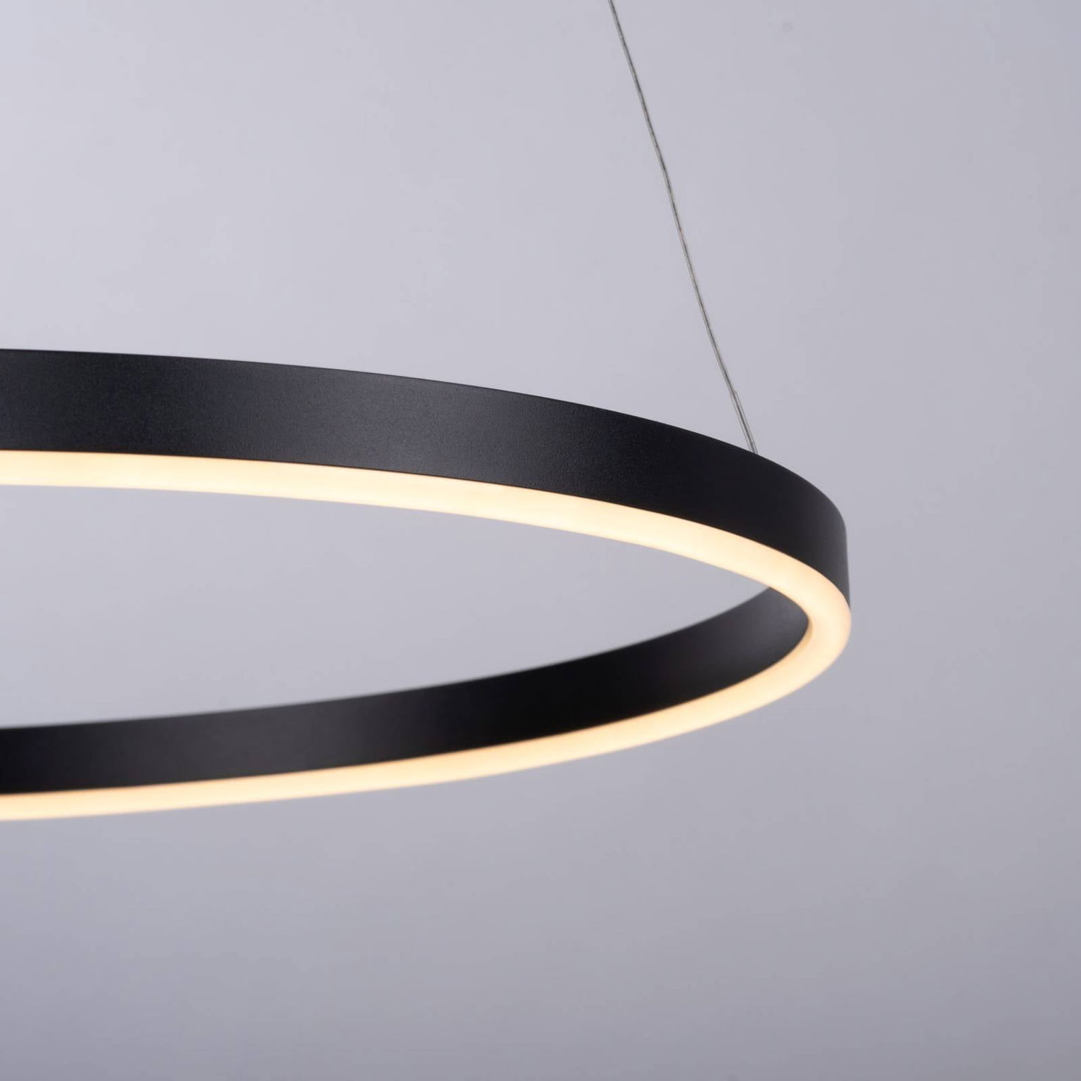 Závesné svietidlo Ritus LED, Ø 58,5 cm, antracit