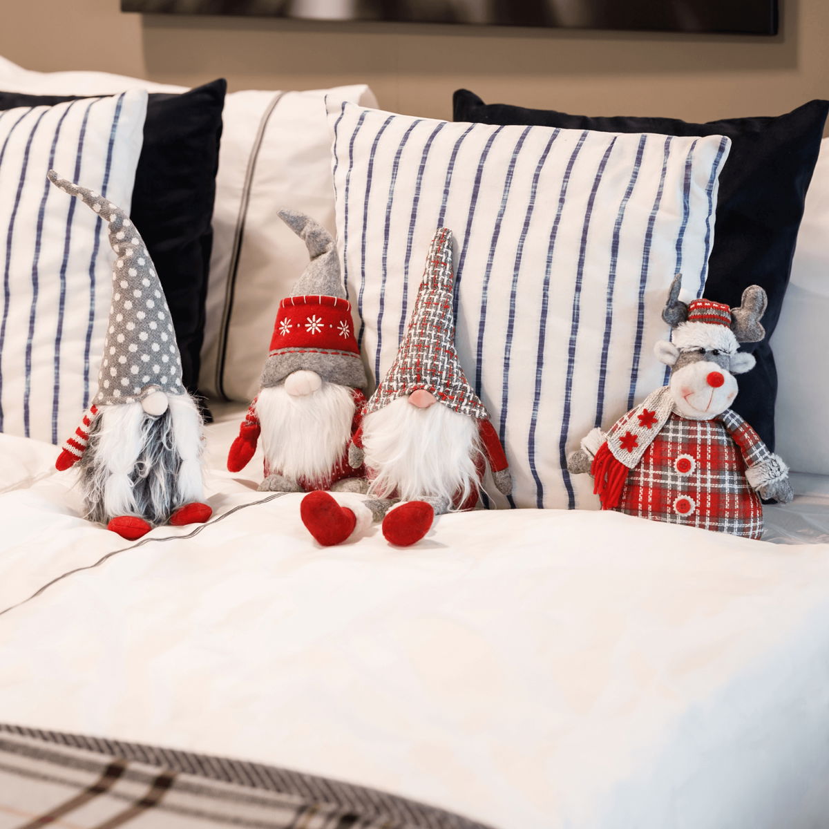 Vianočná postavička (4 ks) Doll - červená / sivá / biela – obrázok 2